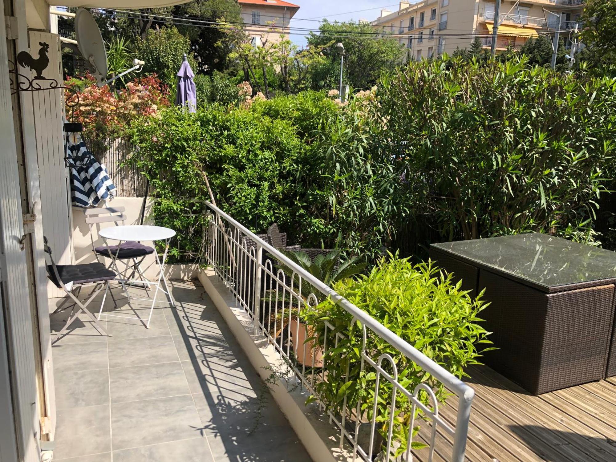 Only 60M To The Beach, 2 Bedroom Cozy Apartment, 80M2 Big Garden, Very Central Cannes Esterno foto
