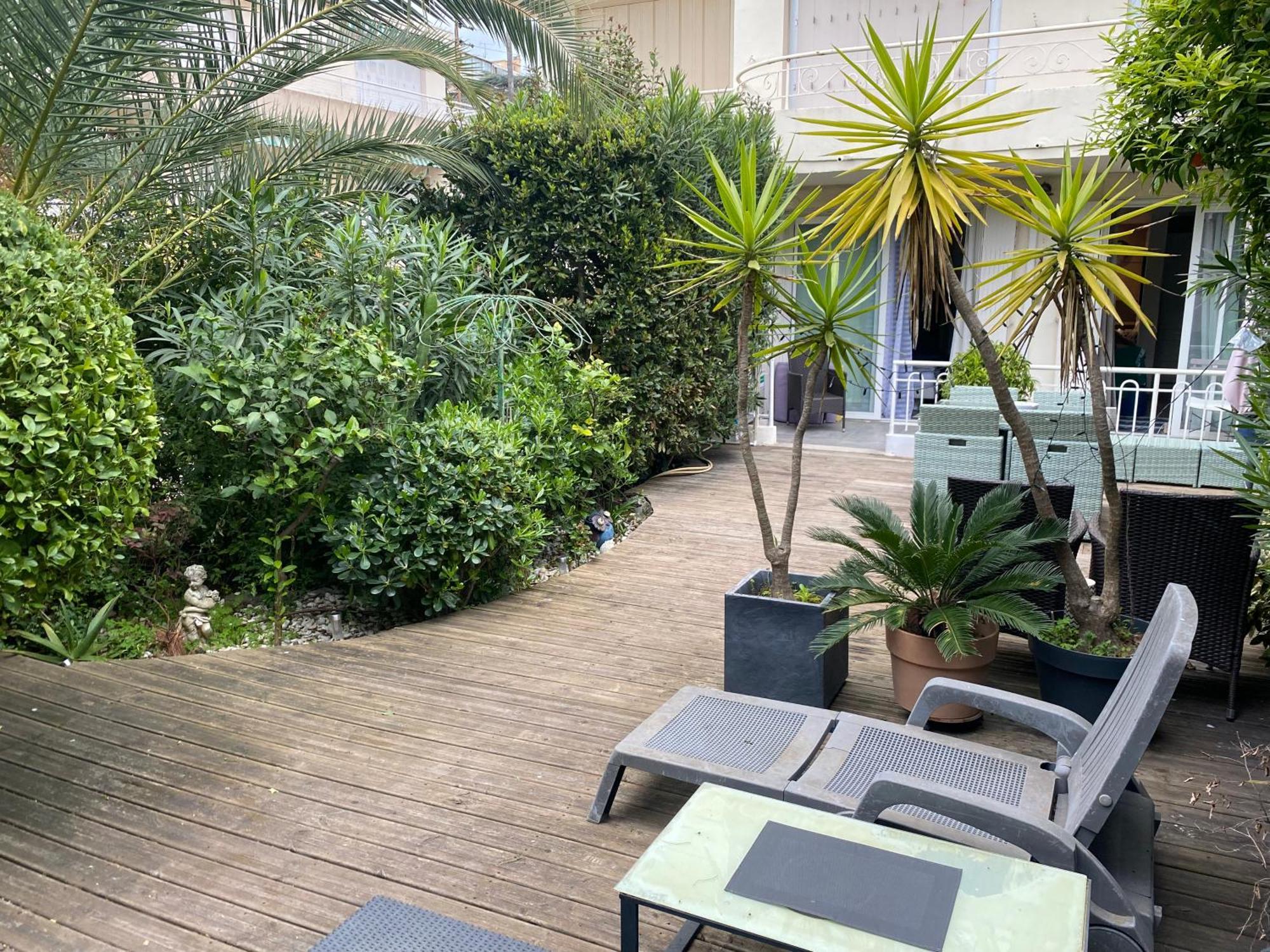 Only 60M To The Beach, 2 Bedroom Cozy Apartment, 80M2 Big Garden, Very Central Cannes Esterno foto